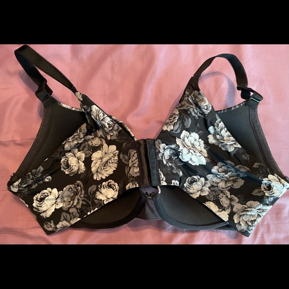 Torrid Bras 44DD - Picture 8 of 16